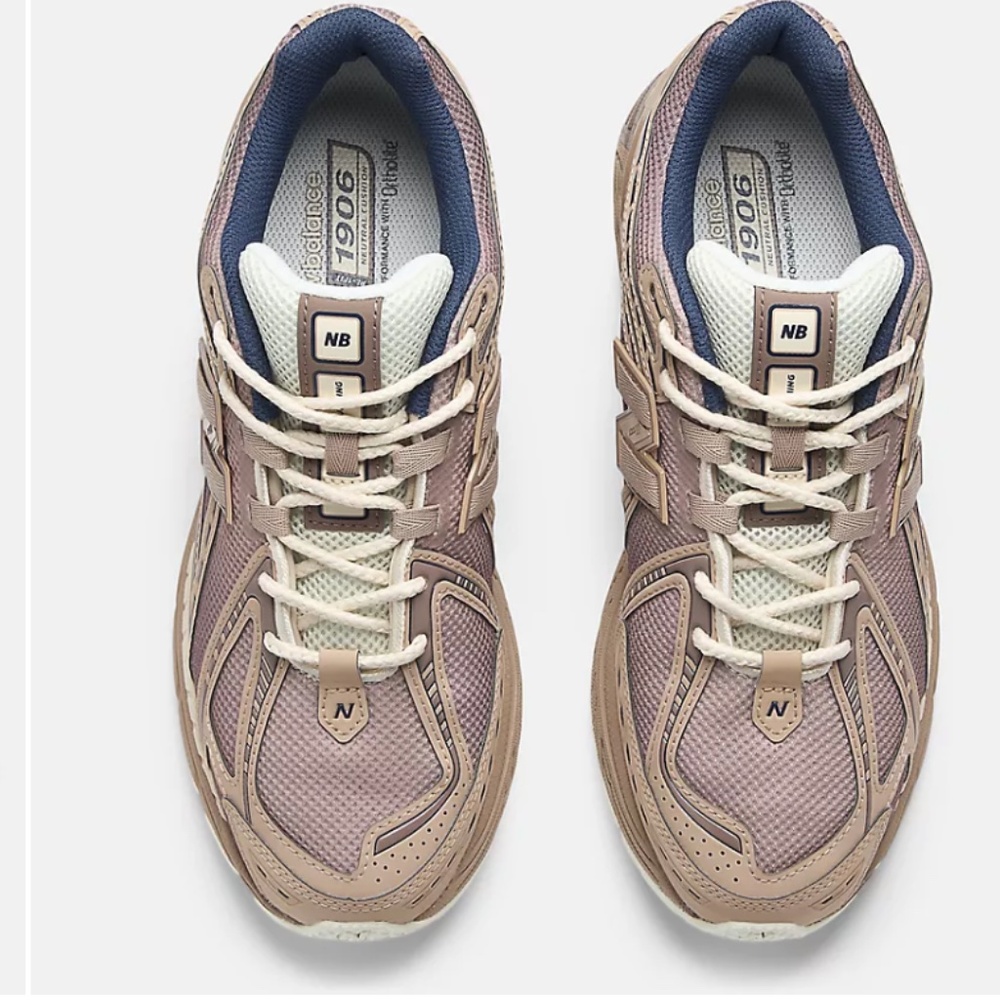 New Balance 1906R Sneakers – Beige / Mauve Running Shoes